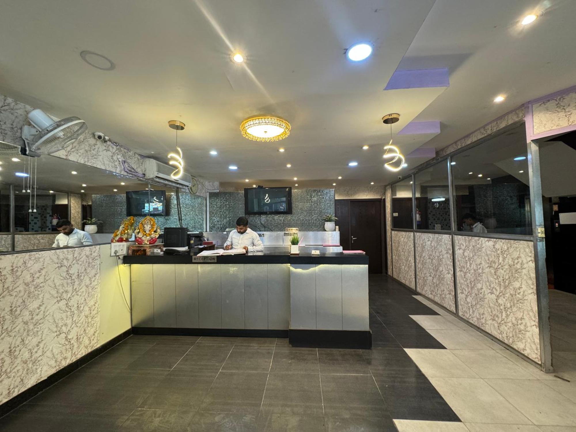 Airport Hotel Port View New Delhi Buitenkant foto