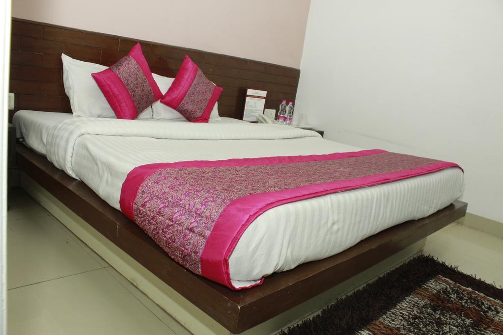 Airport Hotel Port View New Delhi Buitenkant foto