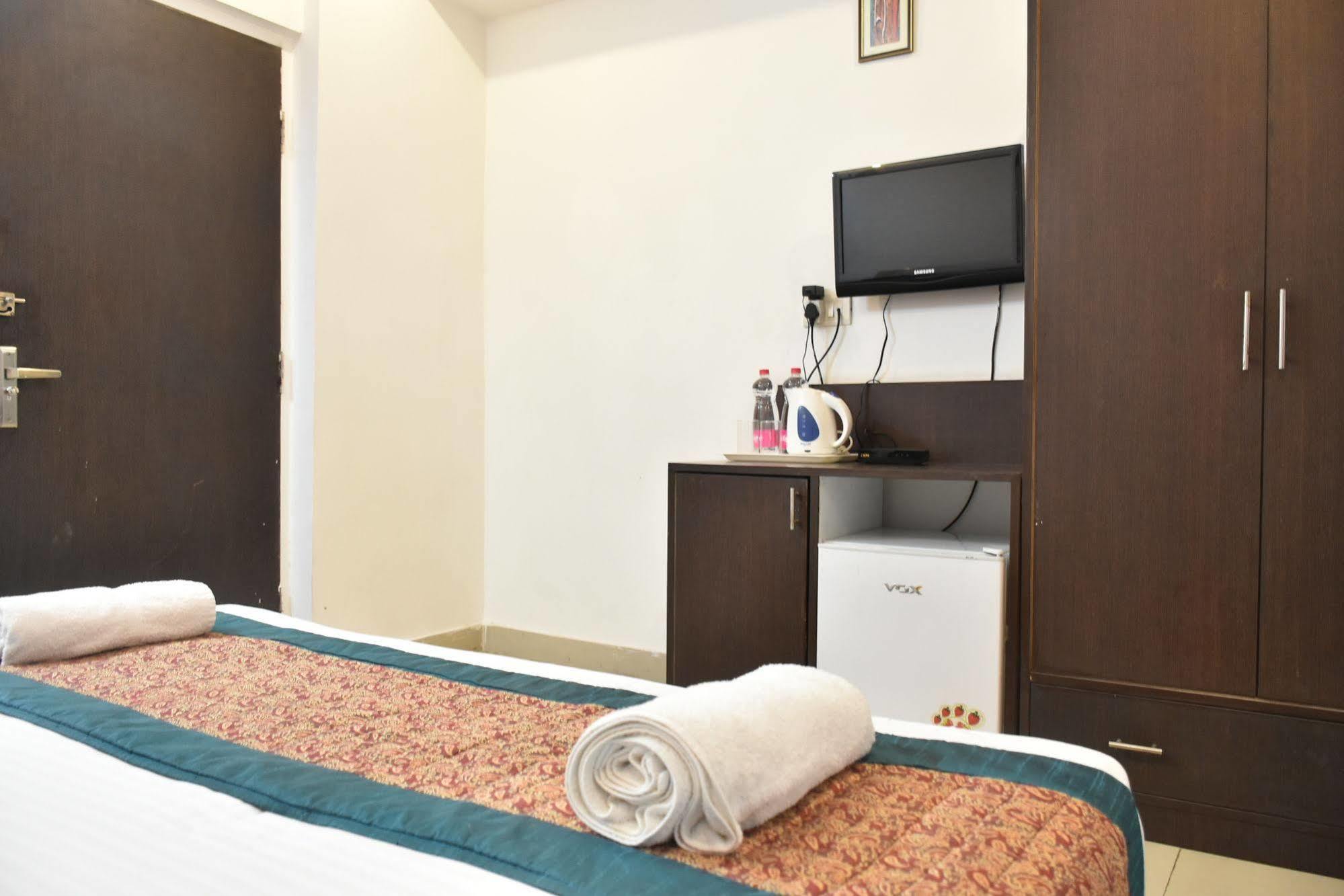 Airport Hotel Port View New Delhi Buitenkant foto