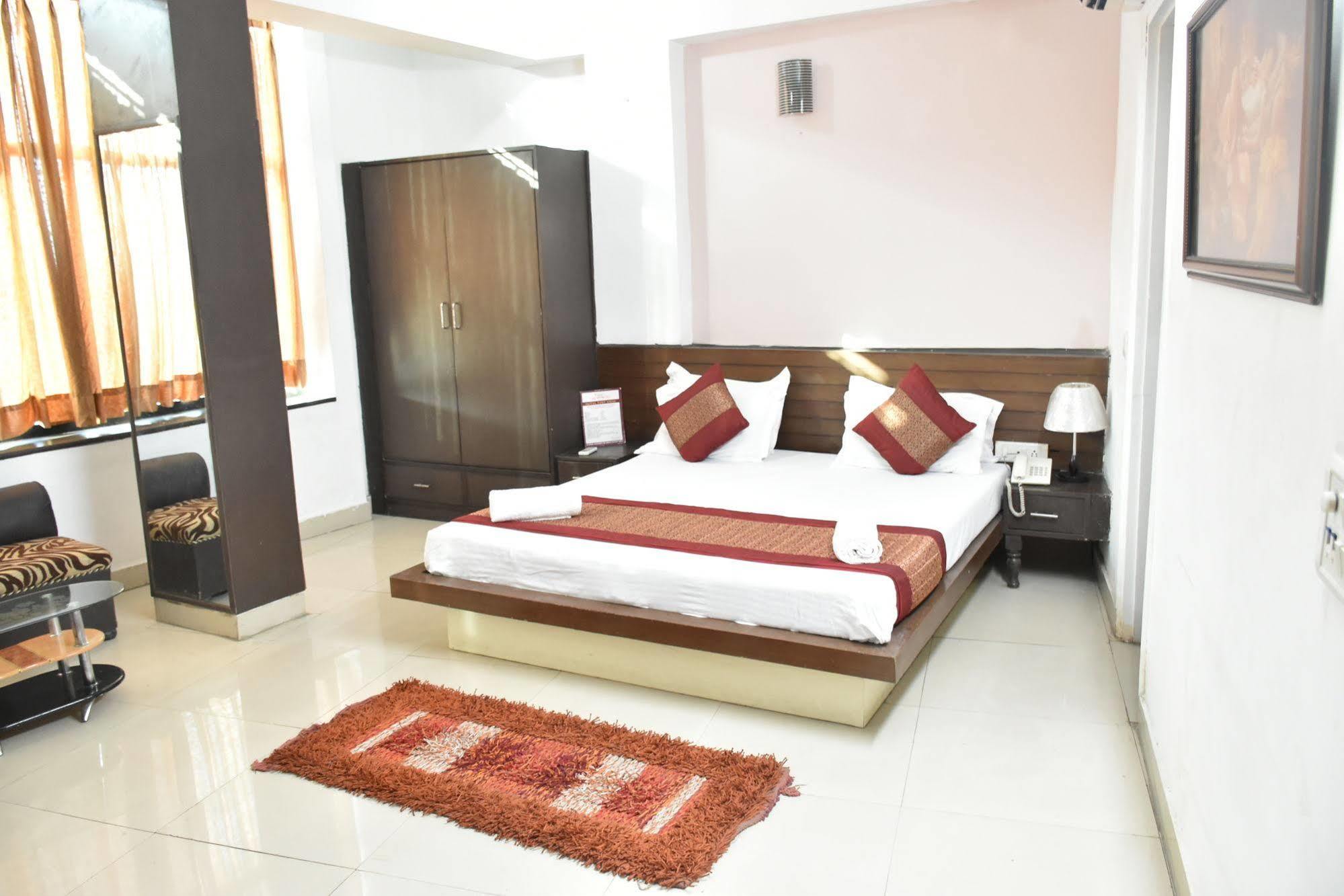 Airport Hotel Port View New Delhi Buitenkant foto