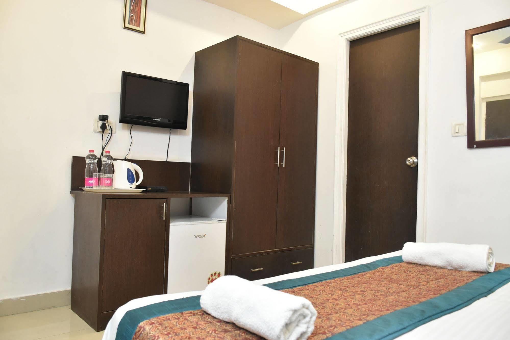 Airport Hotel Port View New Delhi Buitenkant foto